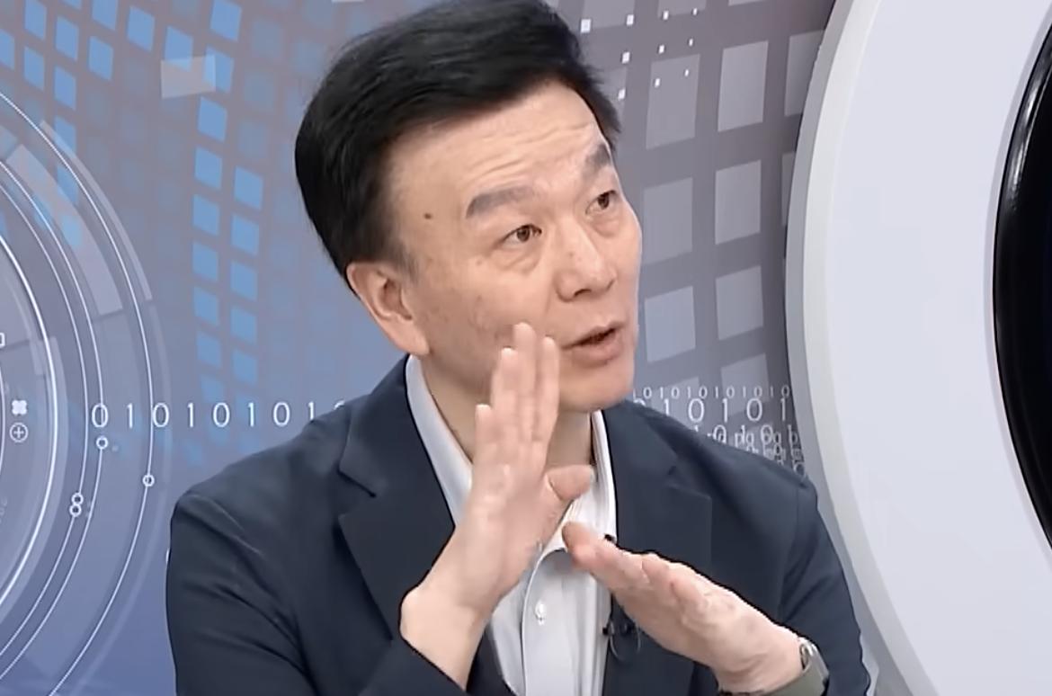 真的太离谱了。刚刷到一个视频，于北辰居然在绿营节目上“诅咒”蒋万安，简直毫无底线