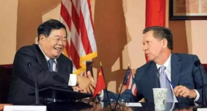 2017年，曹德旺正准备和法国人签订一个大合同。一位法国高管竟当场开了一个有辱中
