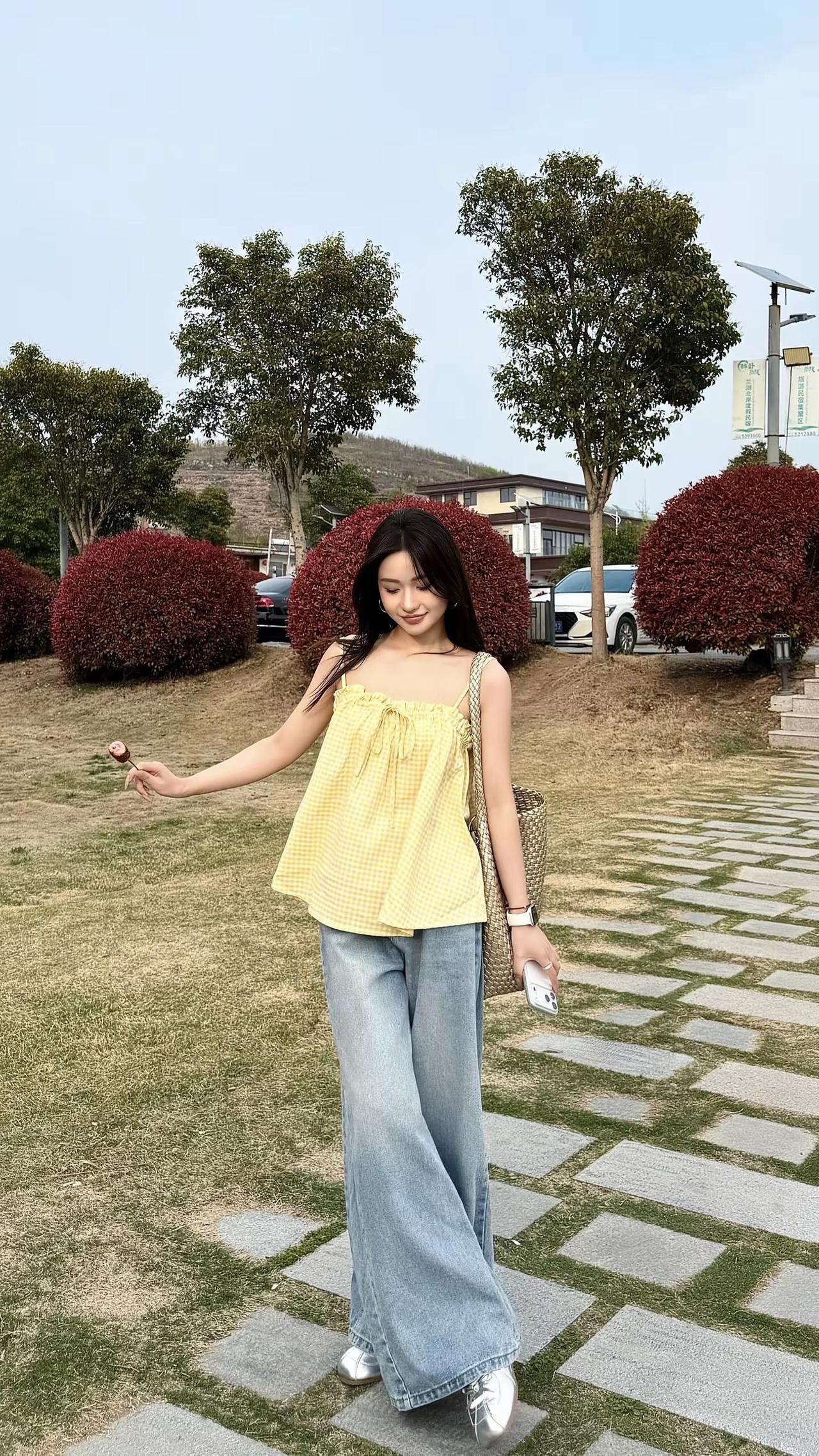 问题总是大于爱 或许从第一颗纽扣就系错了已经想好夏天穿什么了 公园踏春出片穿什么