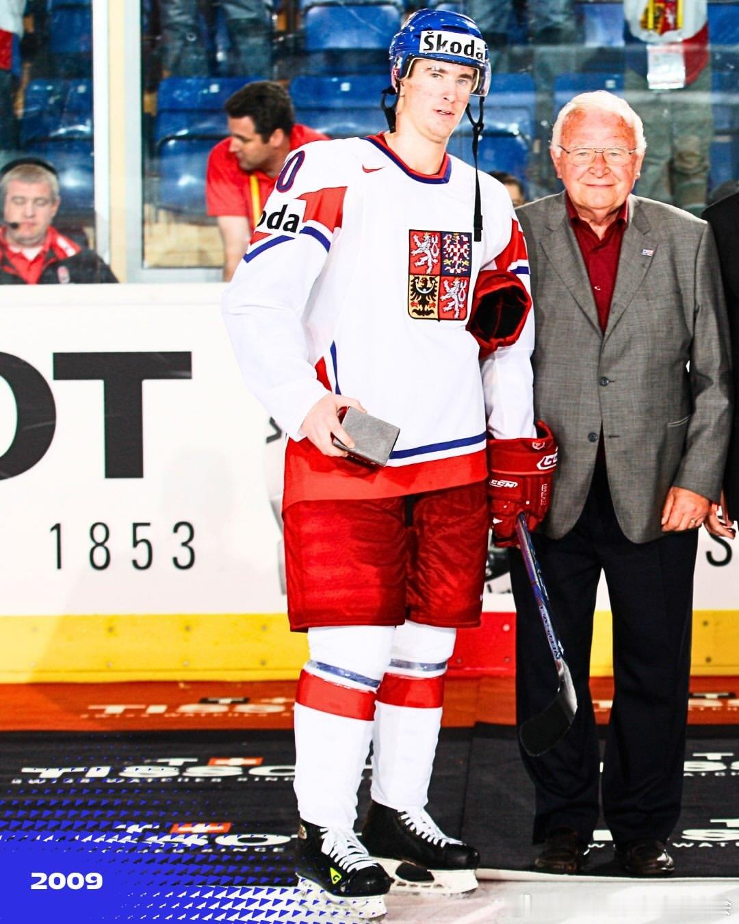 与罗曼·切尔文卡一起见证🇨🇿捷克队与IIHF的故事👀冰球