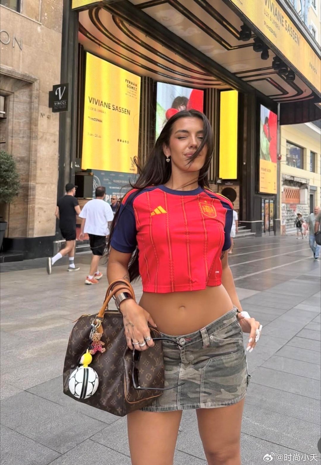 世界杯活力穿搭，做最靓球迷。世界杯大V说世界杯时尚赛场2026美加墨世界杯如火如