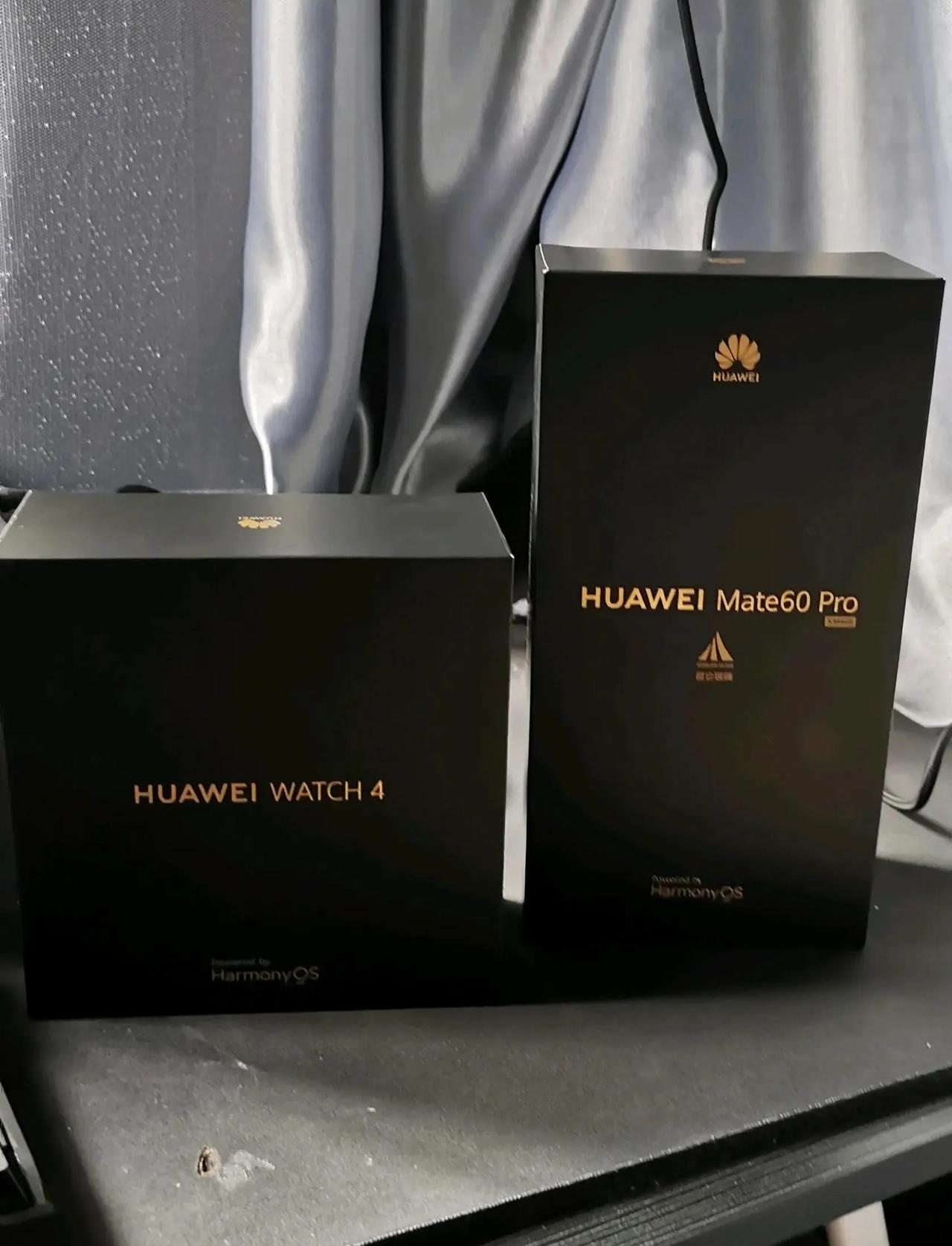 没想到不加价买到一台mate60pro
今天去线下试体验手机，问了下没货。而且要