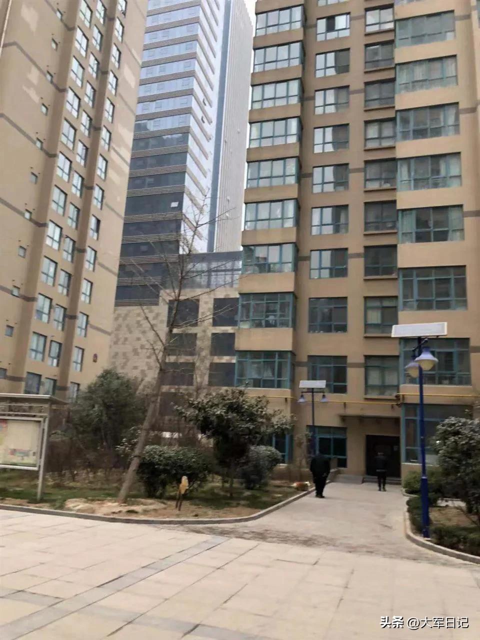 肿瘤科医生一句话点醒无数人：人这一辈子，拼到最后，只有健康
 
一位在肿瘤科工作