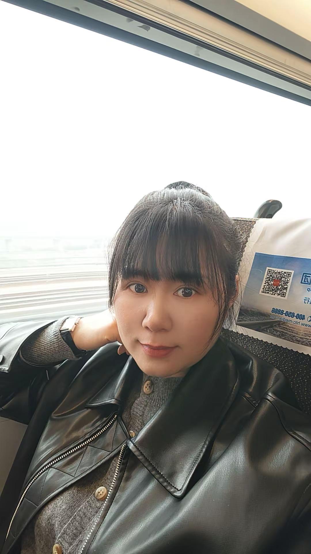 2026年第一趟宁波太平鸟男装秋季订货会踏上征程，奔赴工作，理想的生活需要热爱和