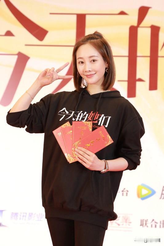 谁能想到不仅人美，演技还很好呢。

一直挺喜欢李纯的，总感觉她劲劲的，很吸引人。