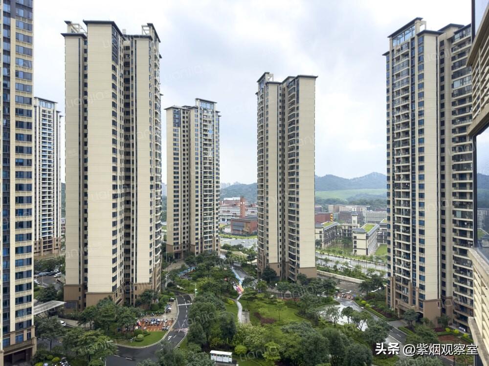 当年抢着入手增城碧桂园云顶大平层，业主亏得有多惨？
 
广州新塘碧桂园云顶，曾经