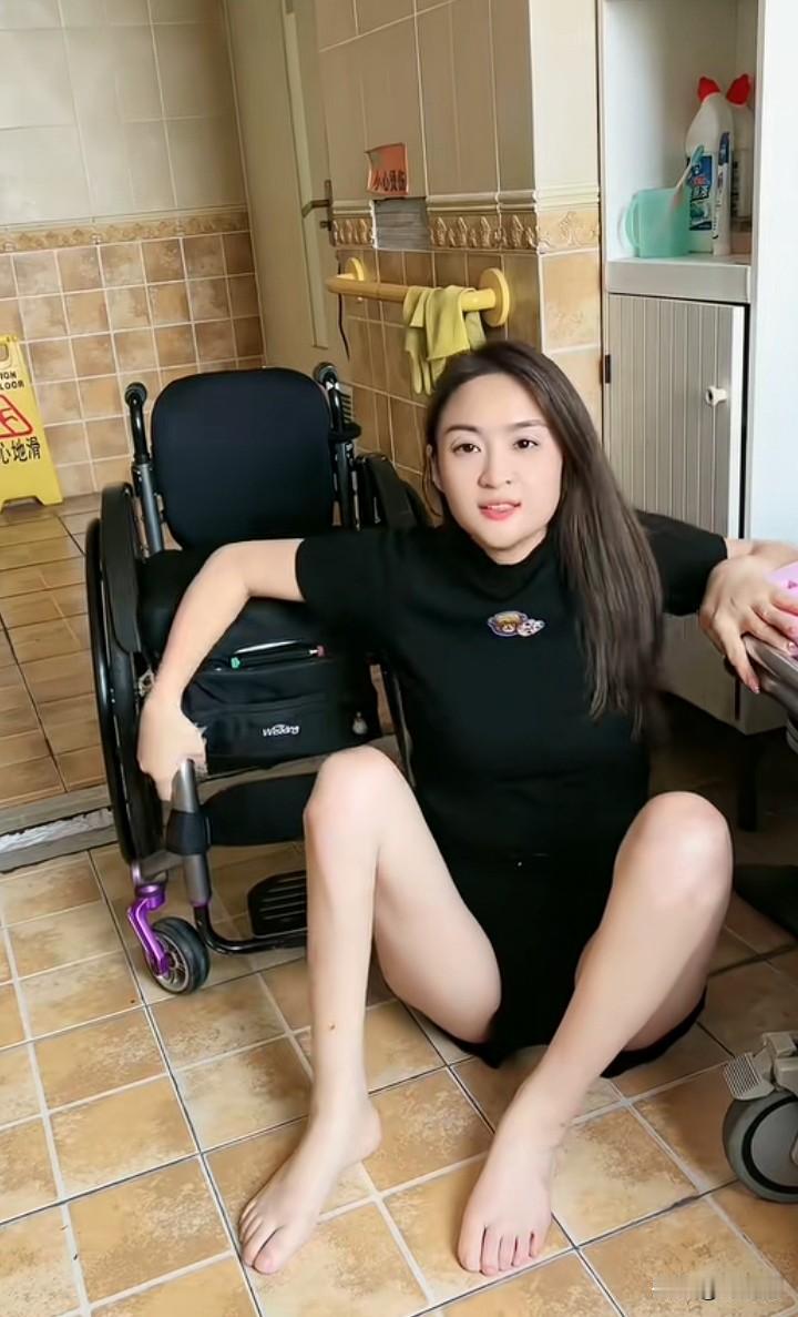 自强不息，静待繁花
 偶然看到的视频，屏幕下满是温柔善意的留言，一句“这么漂亮的