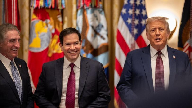 太离谱了！正面战场不行，美国开始搞人身攻击了！
 
最近伊朗正式任命穆杰塔巴·哈