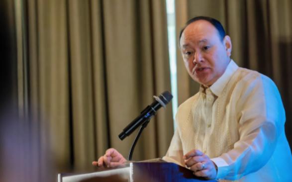 菲律宾这回坐不住了！7月17日，菲律宾副外长埃雷拉林主动与中国驻菲大使沟通，要求