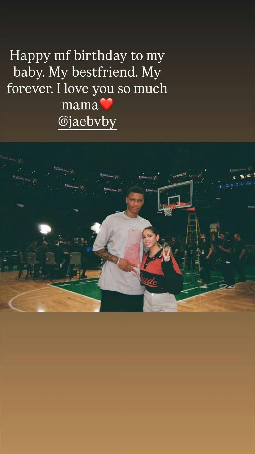 小贾为女朋友庆生日[心]
恭喜小贾天天开心快乐[点亮平安灯]