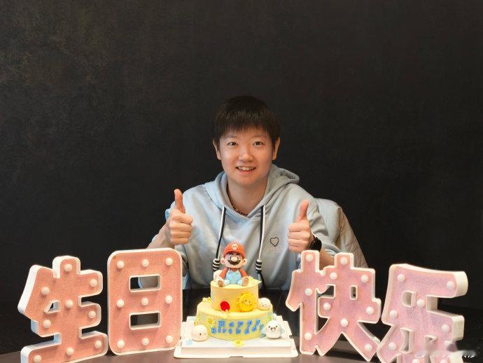 孙颖莎在自己热爱的状态里努力成长孙颖莎不变的是我最爱的小白球的陪伴孙颖莎不变的是