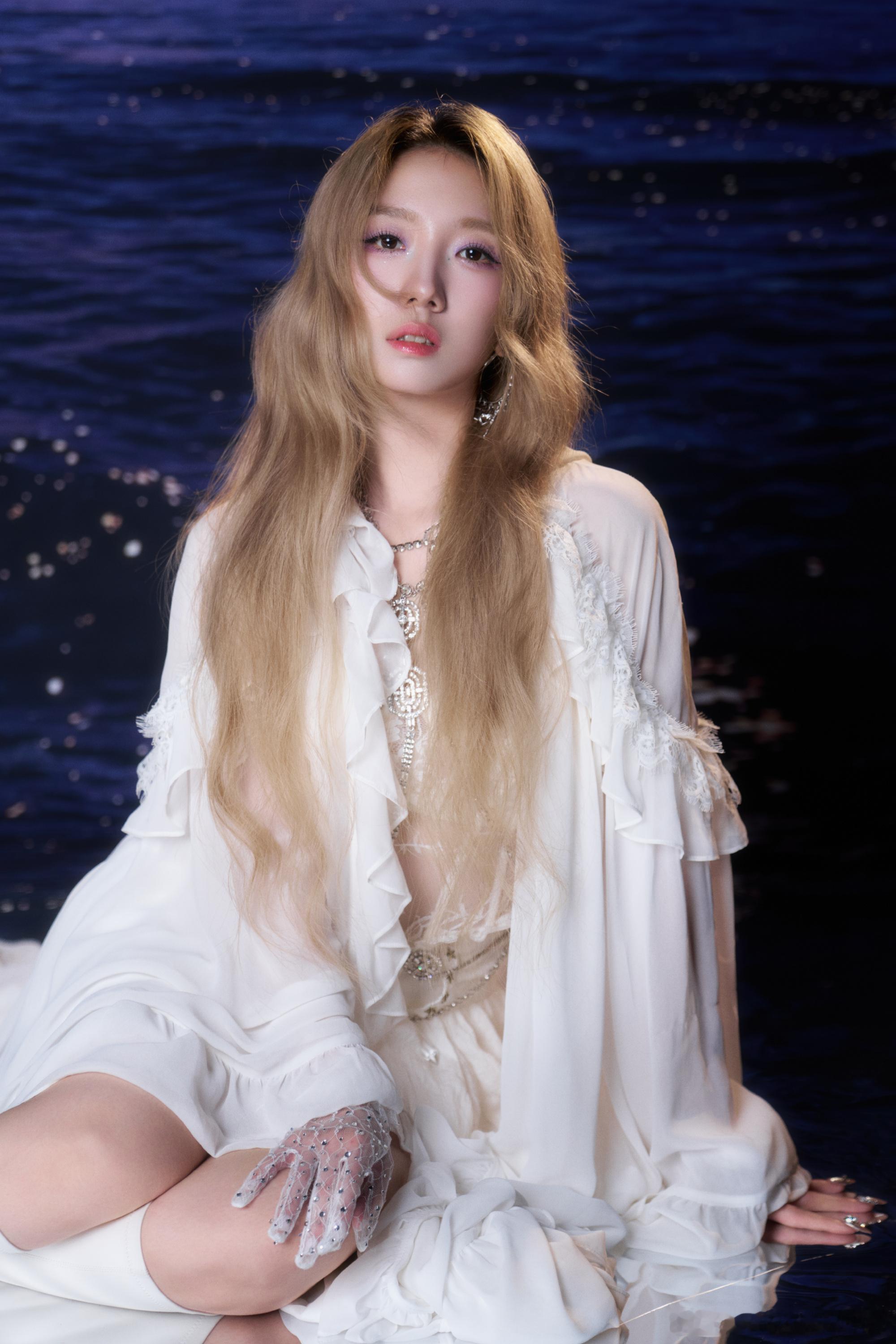 纯天然美女，妈生脸的孟美岐 