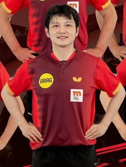 这红球衣 看着就那么喜庆