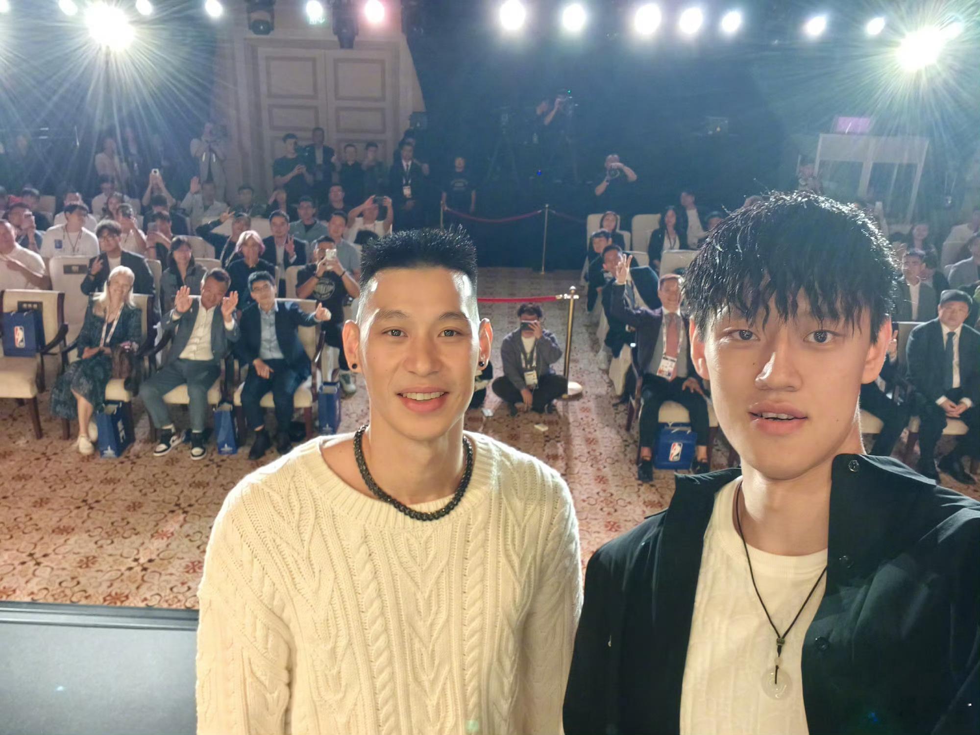嚯！两任首钢7号相聚了 北京首钢nba与微博达成战略合作 ​​​
