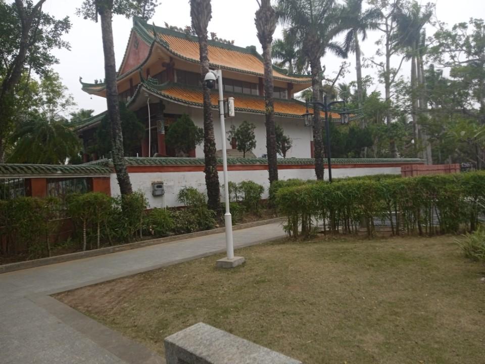 雷州名城西湖公园古迹龙宫成为市民和㳺客必㳺之地，大家都来这里㳺览雷州旅行攻略