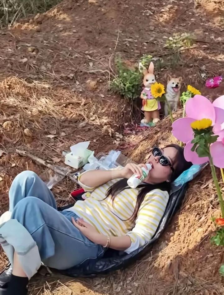 “清明节前后，一位母亲独自开车5个小时、跨越近300公里，去看长眠在外地的女儿，