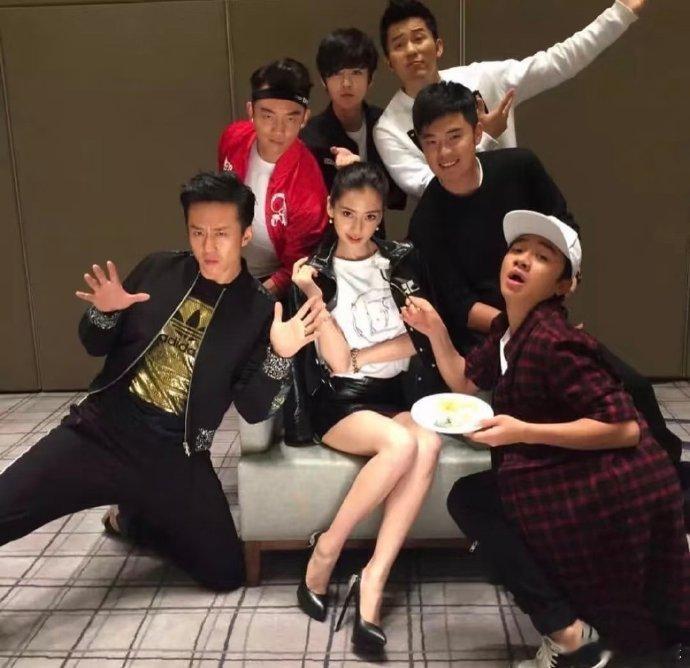 初代跑男合影站位初代跑男感情真好初代跑男合影站位，初代跑男感情真好，咱就说今夕何