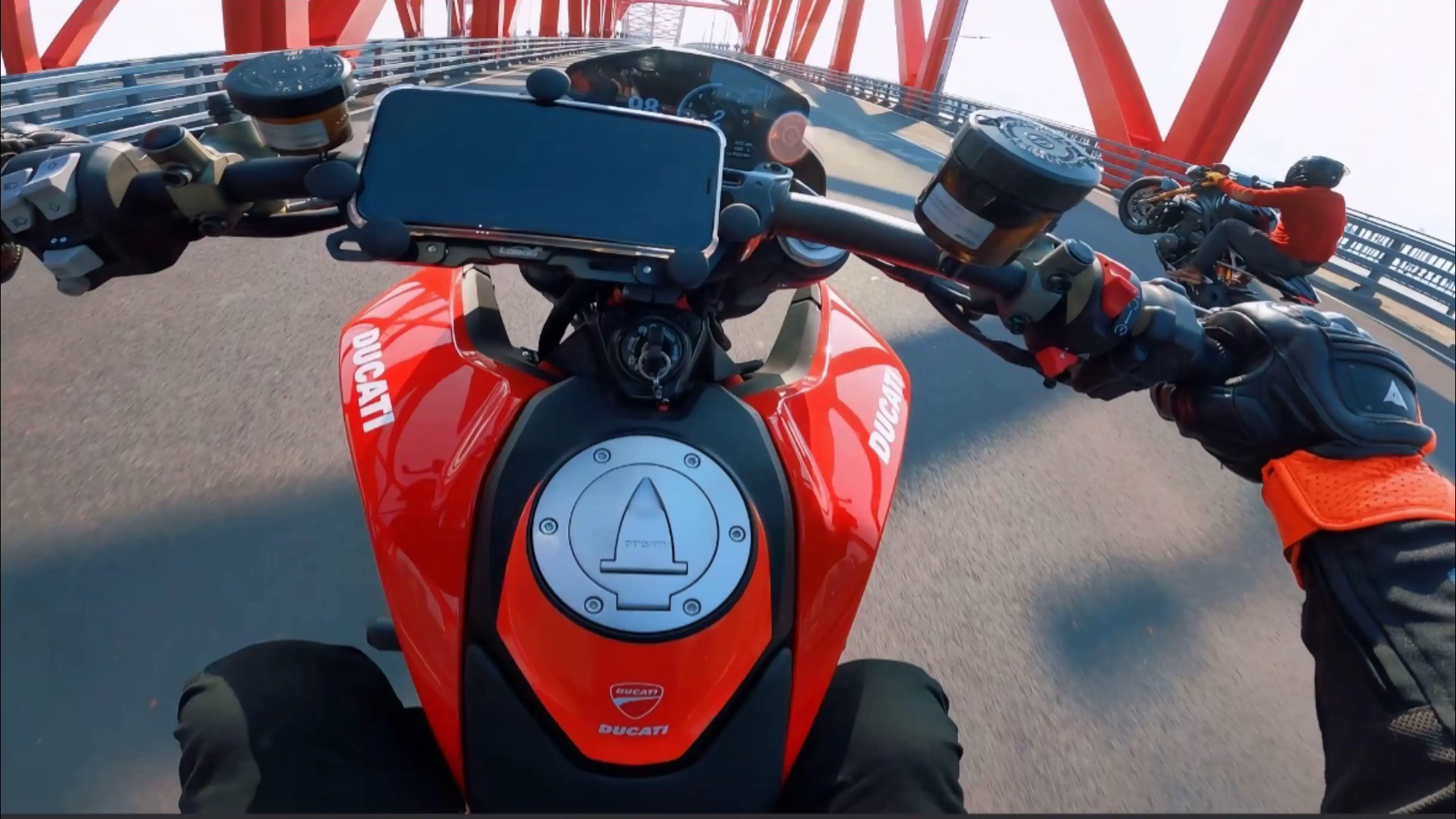 时间会证明一切，我们依旧像当初那样热爱着。