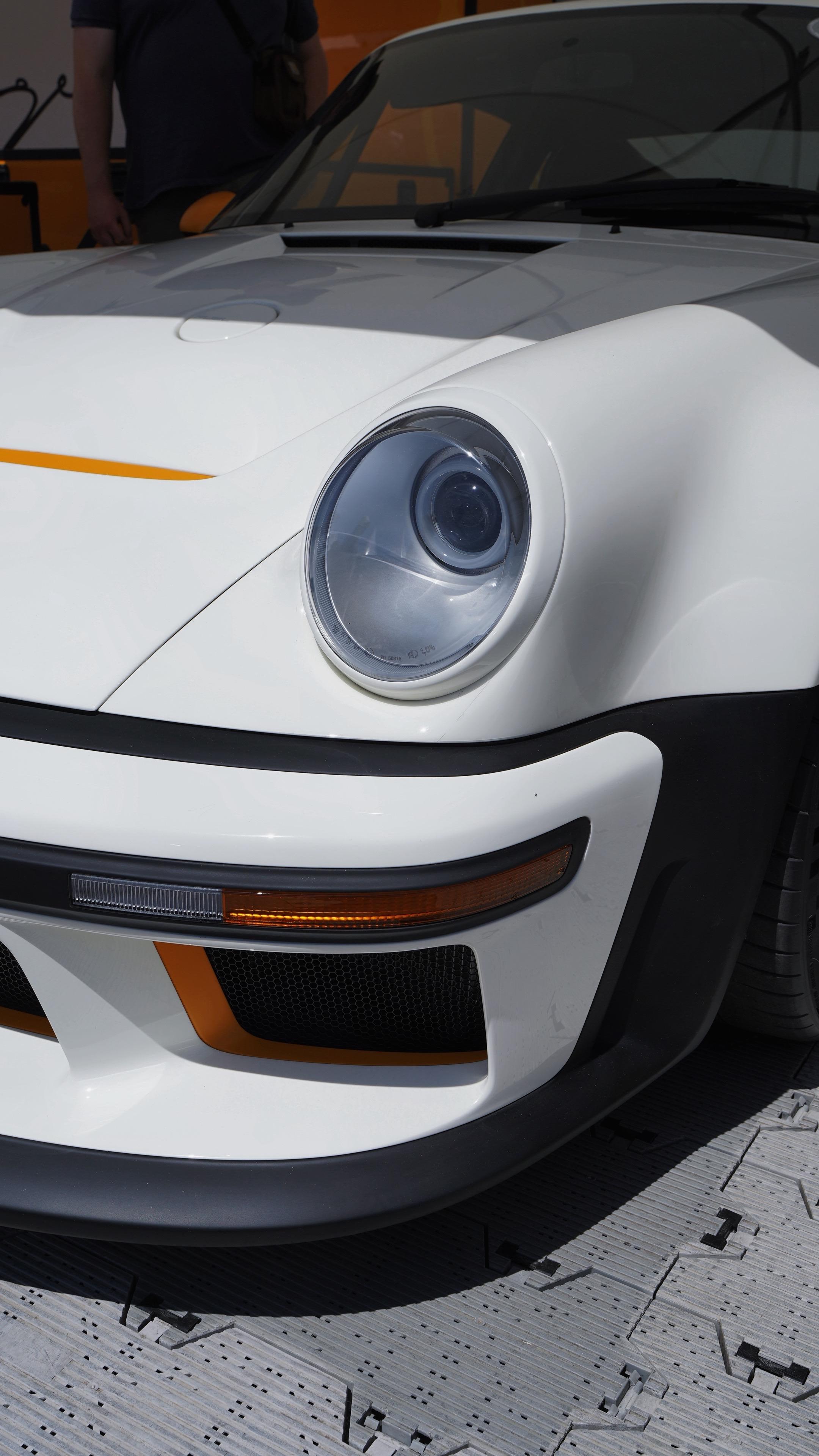 没有谁比「Singer」更懂保时捷。在一辆 40 年前的车上看到了过去...