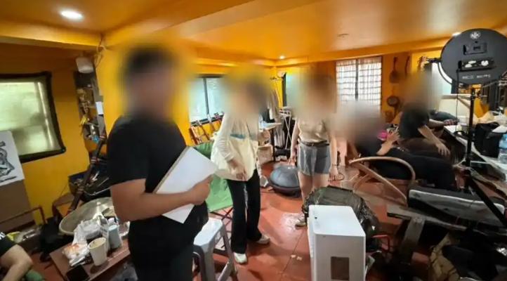 清剧组变“囚”组！8名中国人持旅游签在泰国清迈偷拍短剧，被警方突袭逮捕，不仅无拍