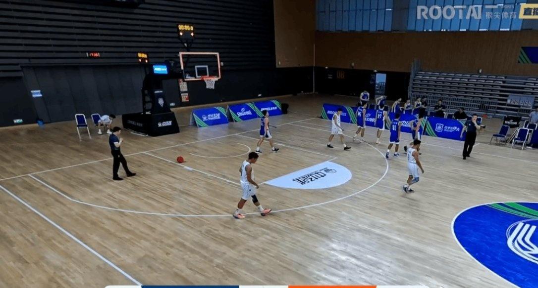 辽宁u15青年篮球队输给了福建青年队将近20分呢 ​​​