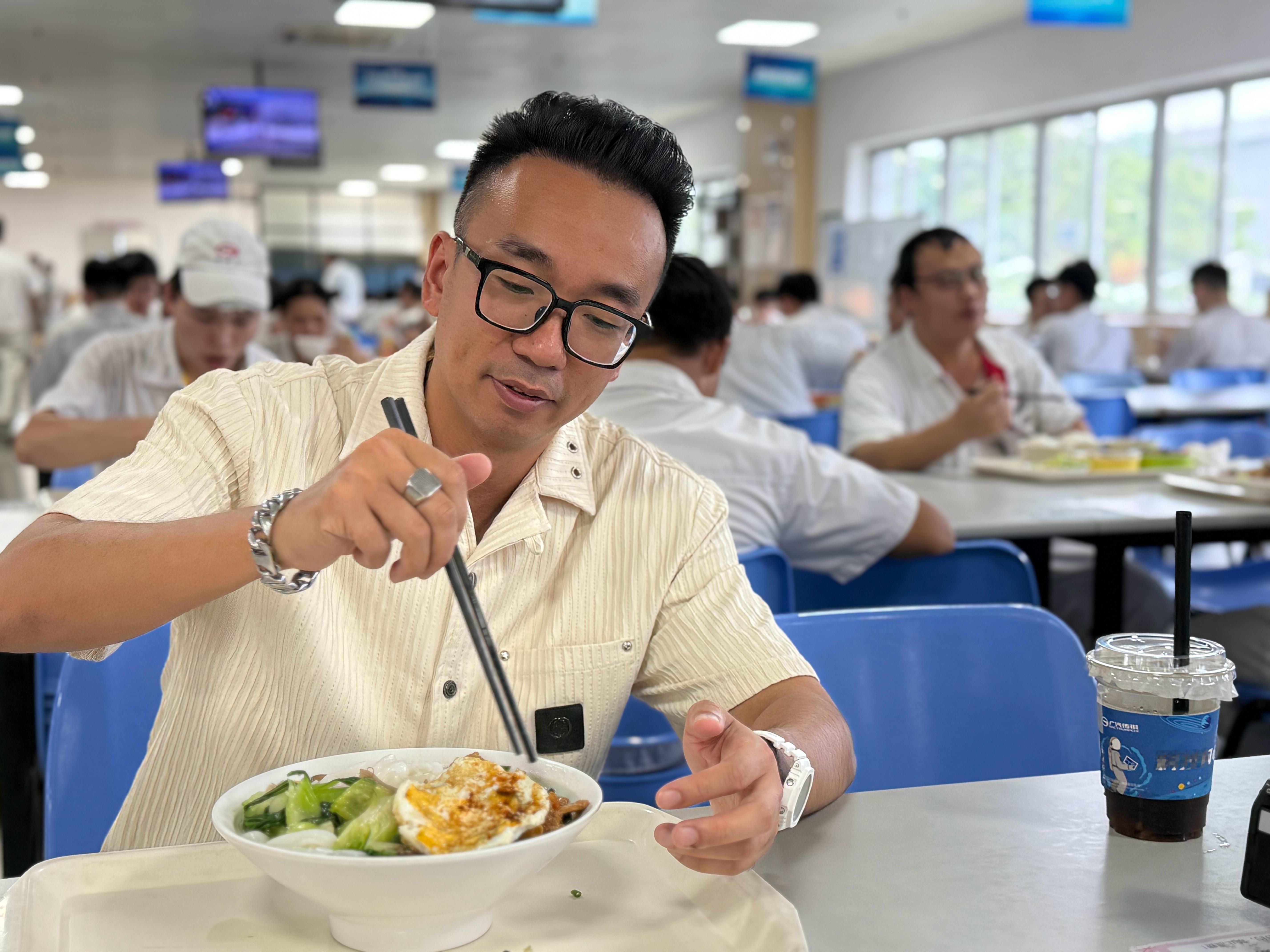 打螺丝的一天，忙完上午吃个老友粉[害羞] ​​​