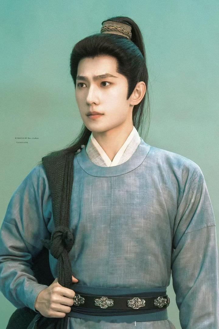 杨洋白敬亭怎么认识的从当初一起拍戏相识相知，到如今各自深耕影视领域，彼此还会互相