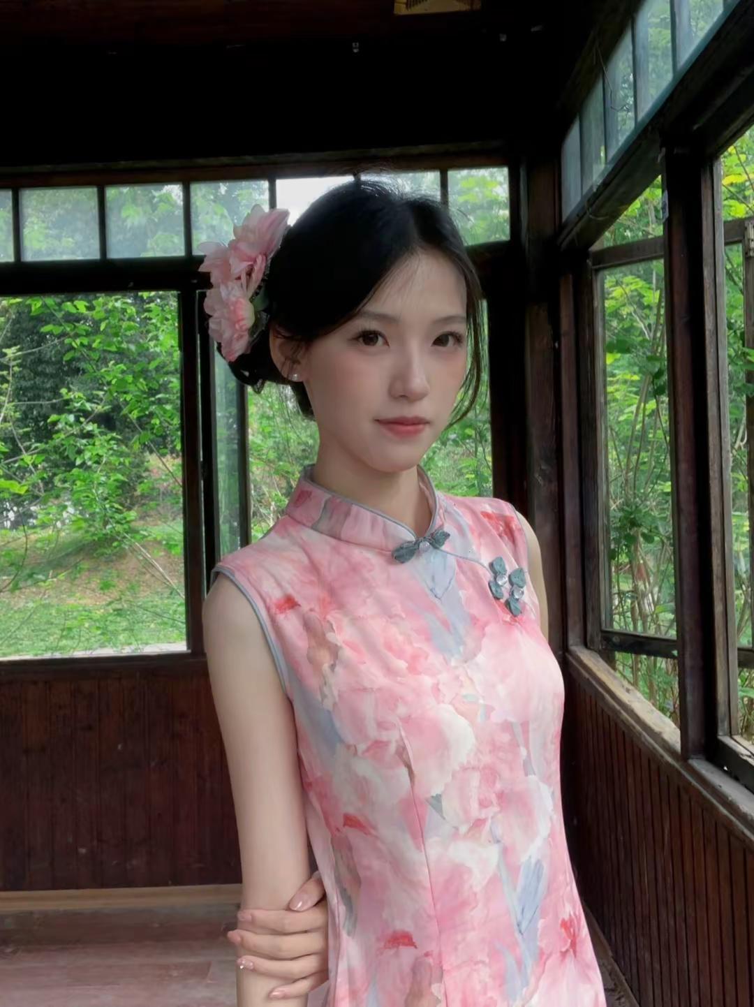 小扇 流萤 满园的笑语。旗袍 国风古韵 东方美学