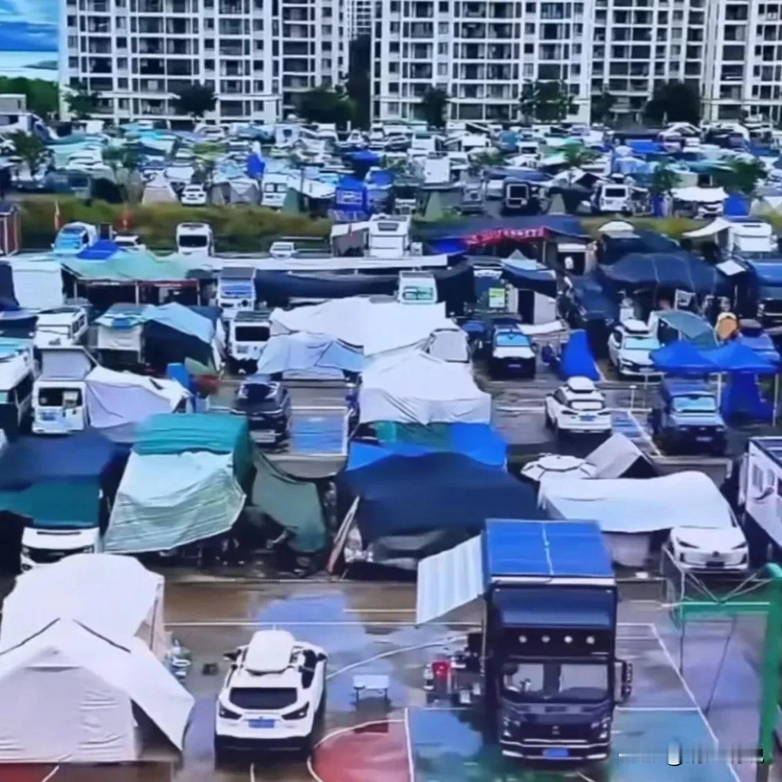 巧家营地开始收费，根本不是简单的停车费之争，你要看到它背后真正的逻辑是什么？
 