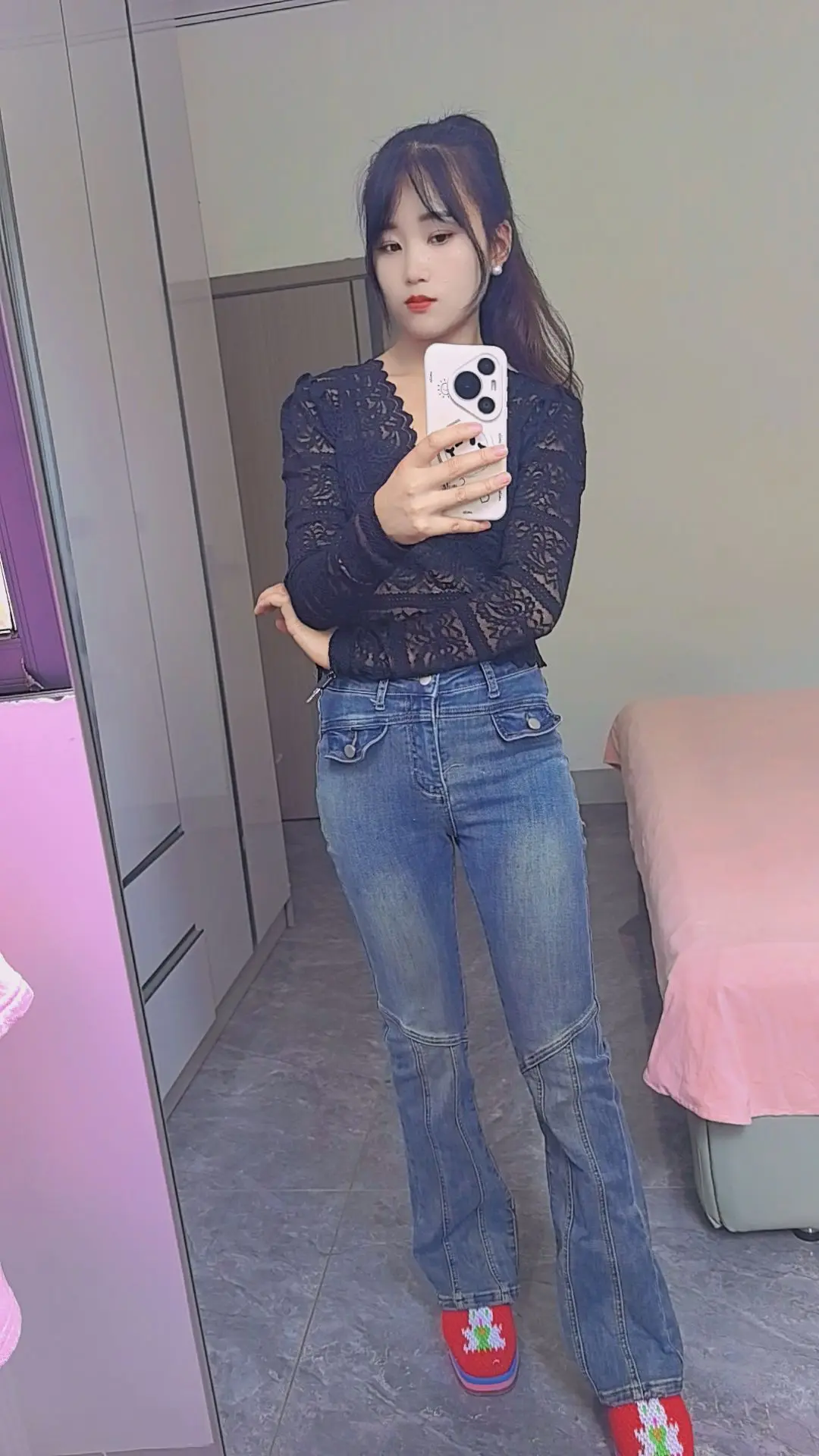 男人用钱去爱的女人，一定是他最爱的女人。男人用甜言蜜语去爱的女人，一定...
