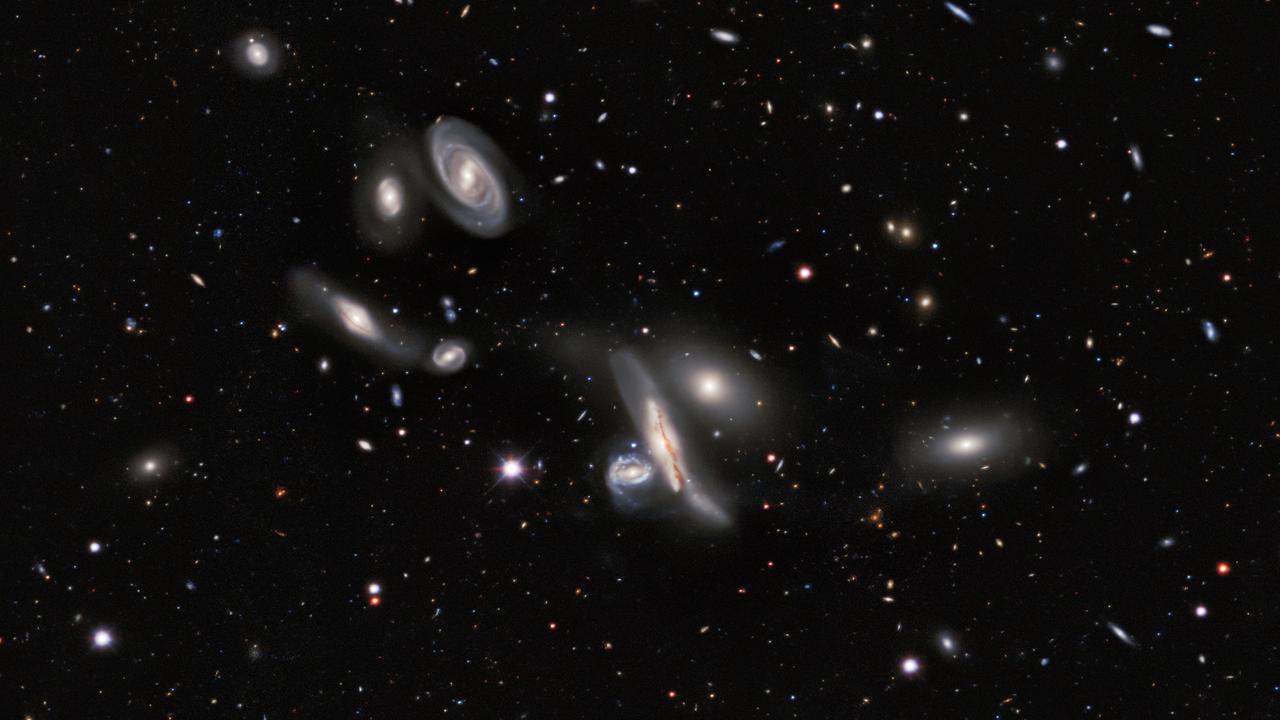 天文学家绘制了有史以来规模最大的宇宙二维地图，标注了夜空中40亿个天体