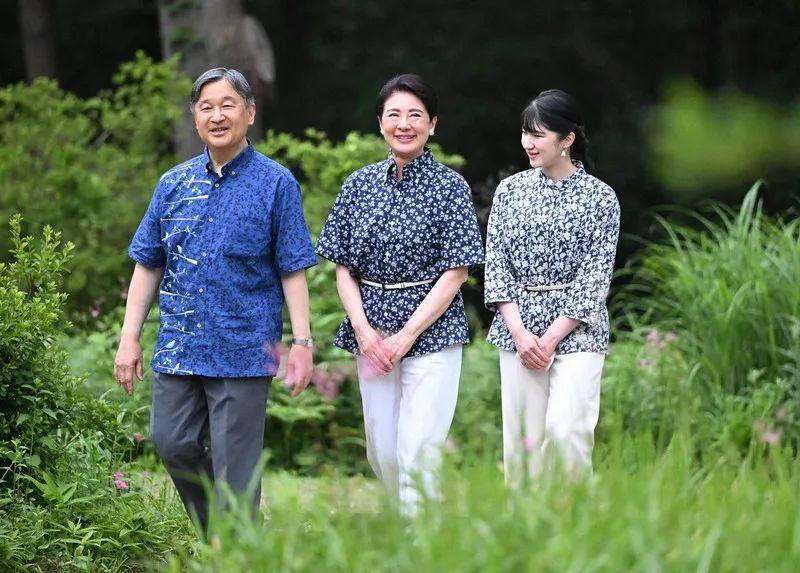 184:57强行闯关！麻生太郎布百年皇室棋局，天皇全家被门阀算计，战犯后裔竟有望