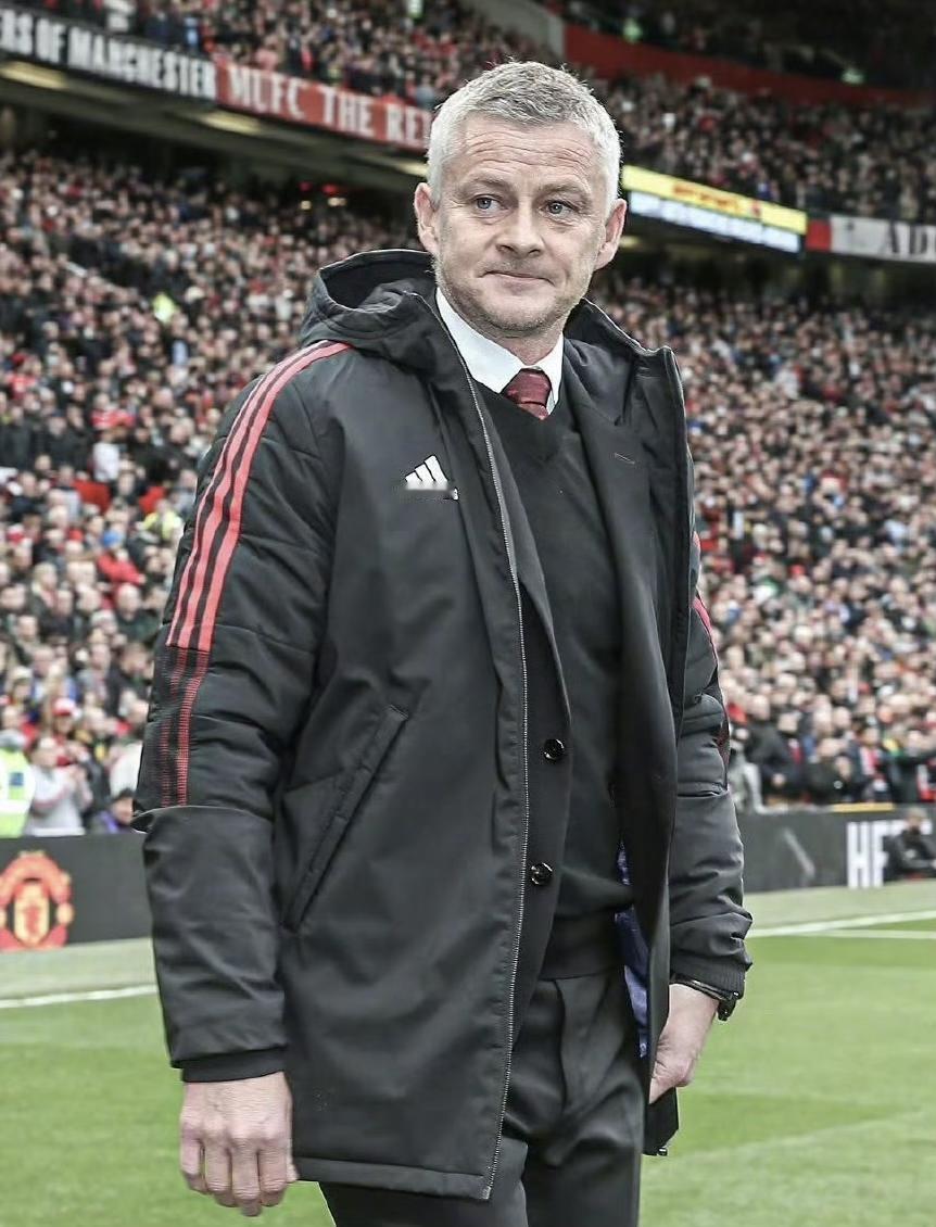 他是真的爱曼联！

阿莫林下课后，弗莱彻作为临时主帅只会带队1-2场，将由一名过