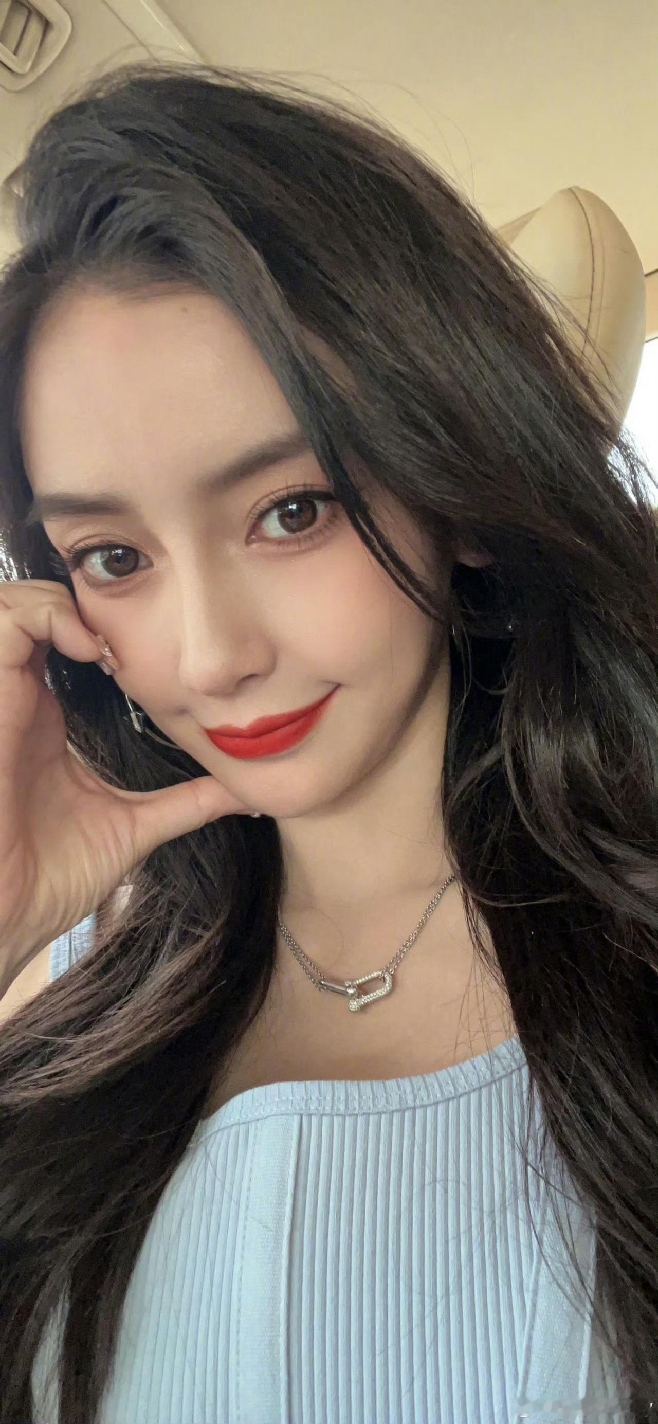 angelababy 杨颖 今日超like播报来啦实时15652 较昨日同时段增