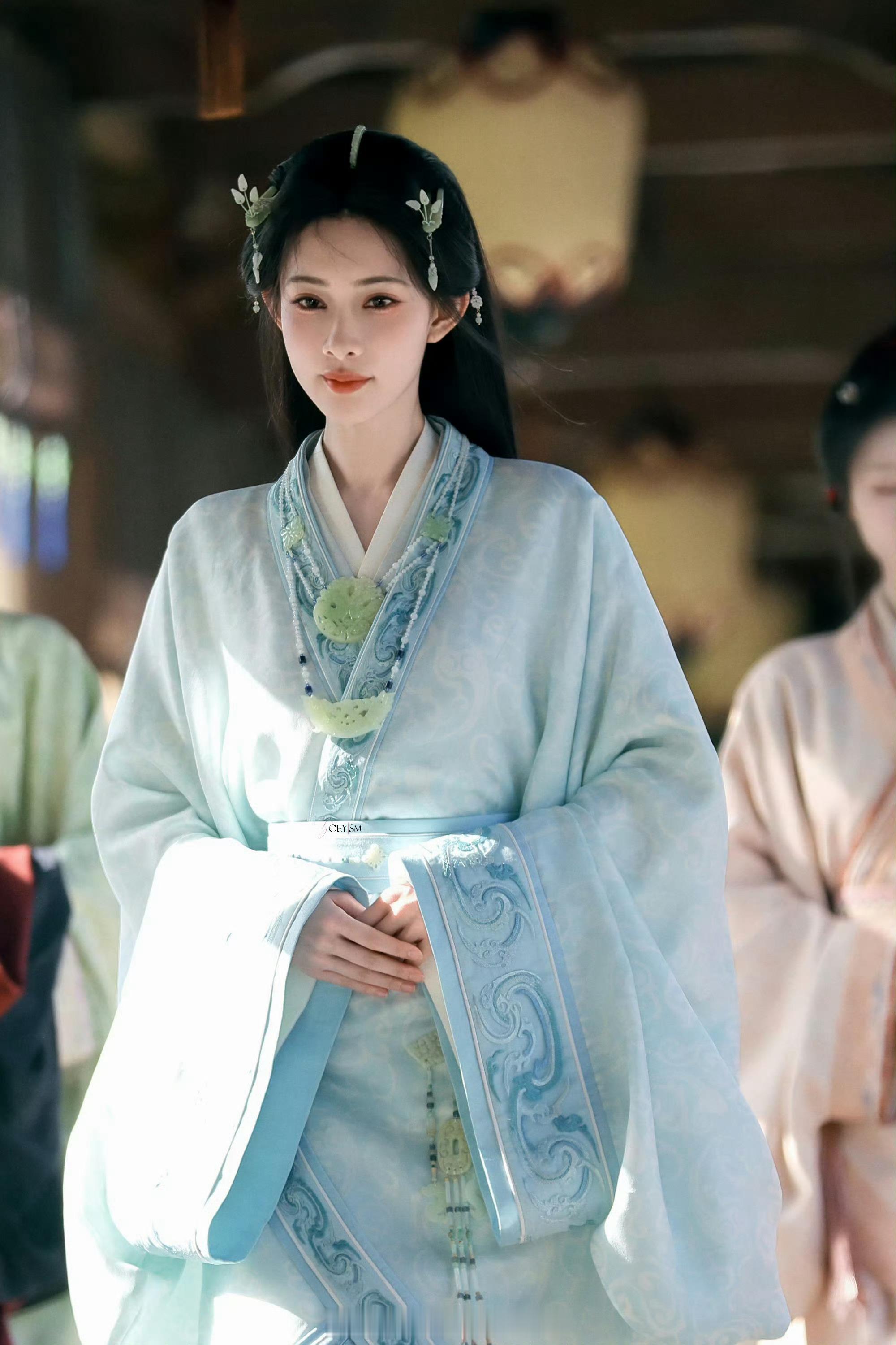 孟子义将门独后首次出妆服化看起来很清丽 