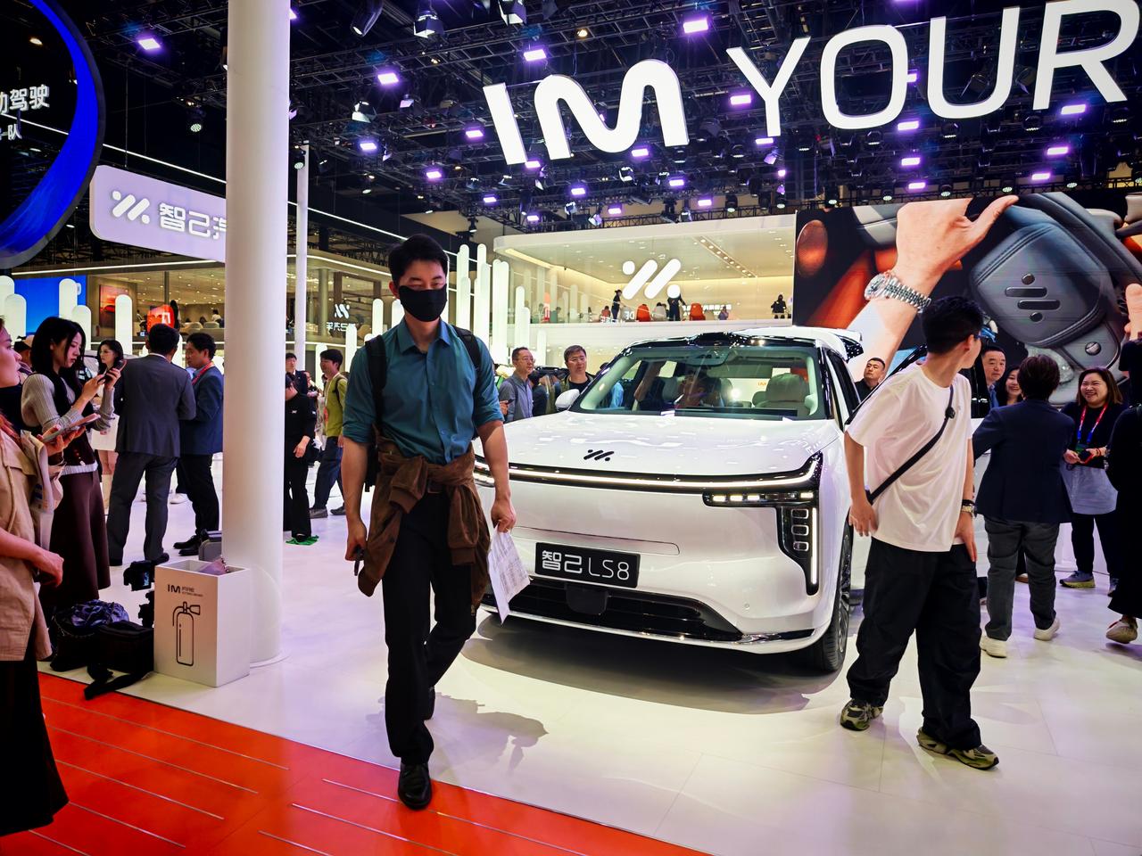 不管你信不信，2026年将出现五大现象：

1、退休金不会再出现有人拿一万多，有