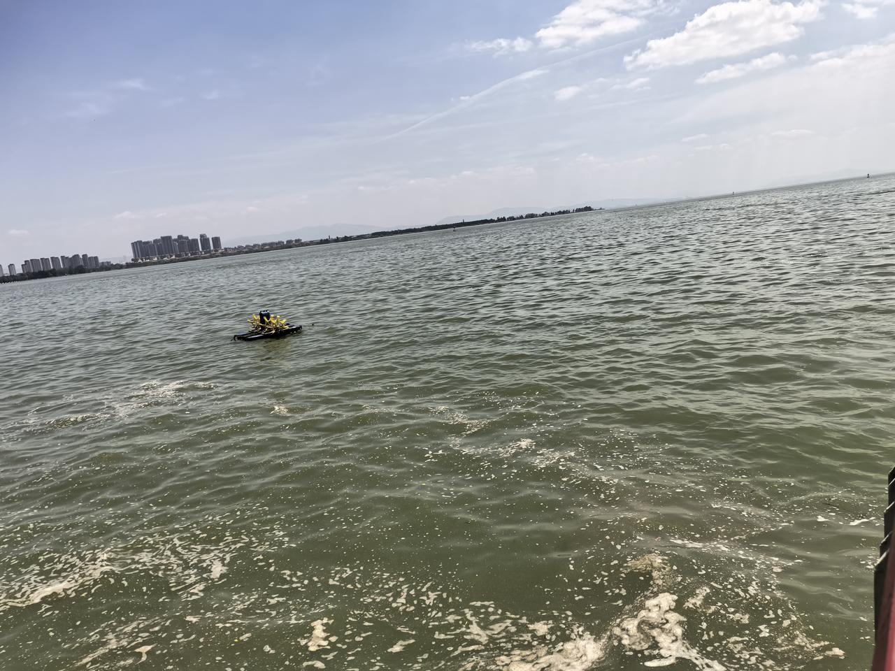 这个有效果吗？
滇池的水还是真的这个样子，不是说投入了那么多的进去了，感觉变化不