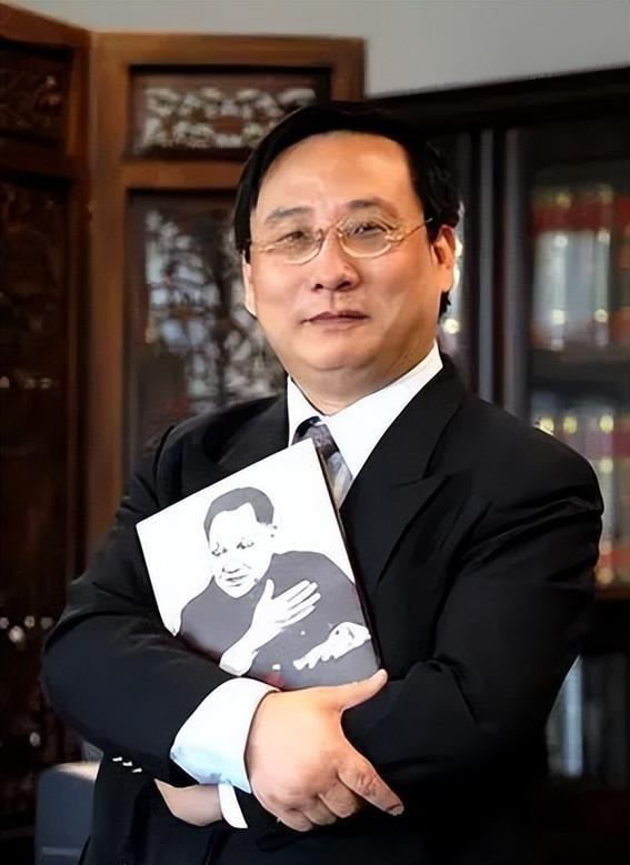 [太阳]高志凯这回捅了马蜂窝了，他公开建议英伟达在华销售AI芯片时，需预缴15%