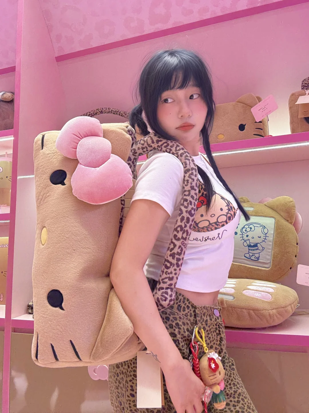 黑皮𝗞𝗶𝘁𝘁𝘆 🎀・◦・ﾐ实物上身骗我花钱