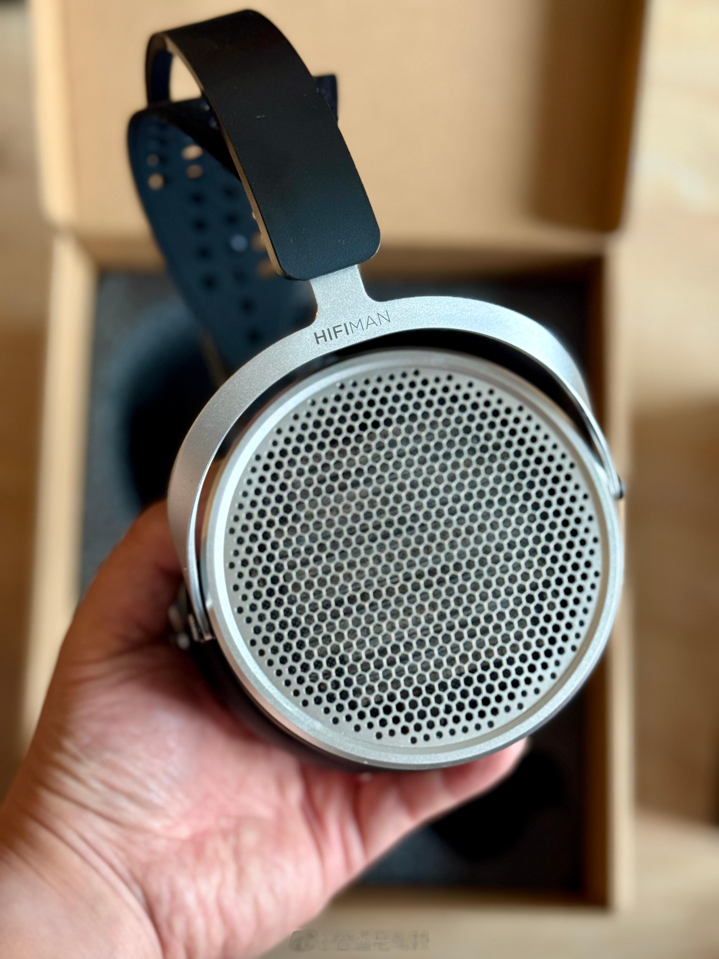 不想带着我的DT770Pro X和HD400Pro去陪读房，所以㕛搞了一只干活的