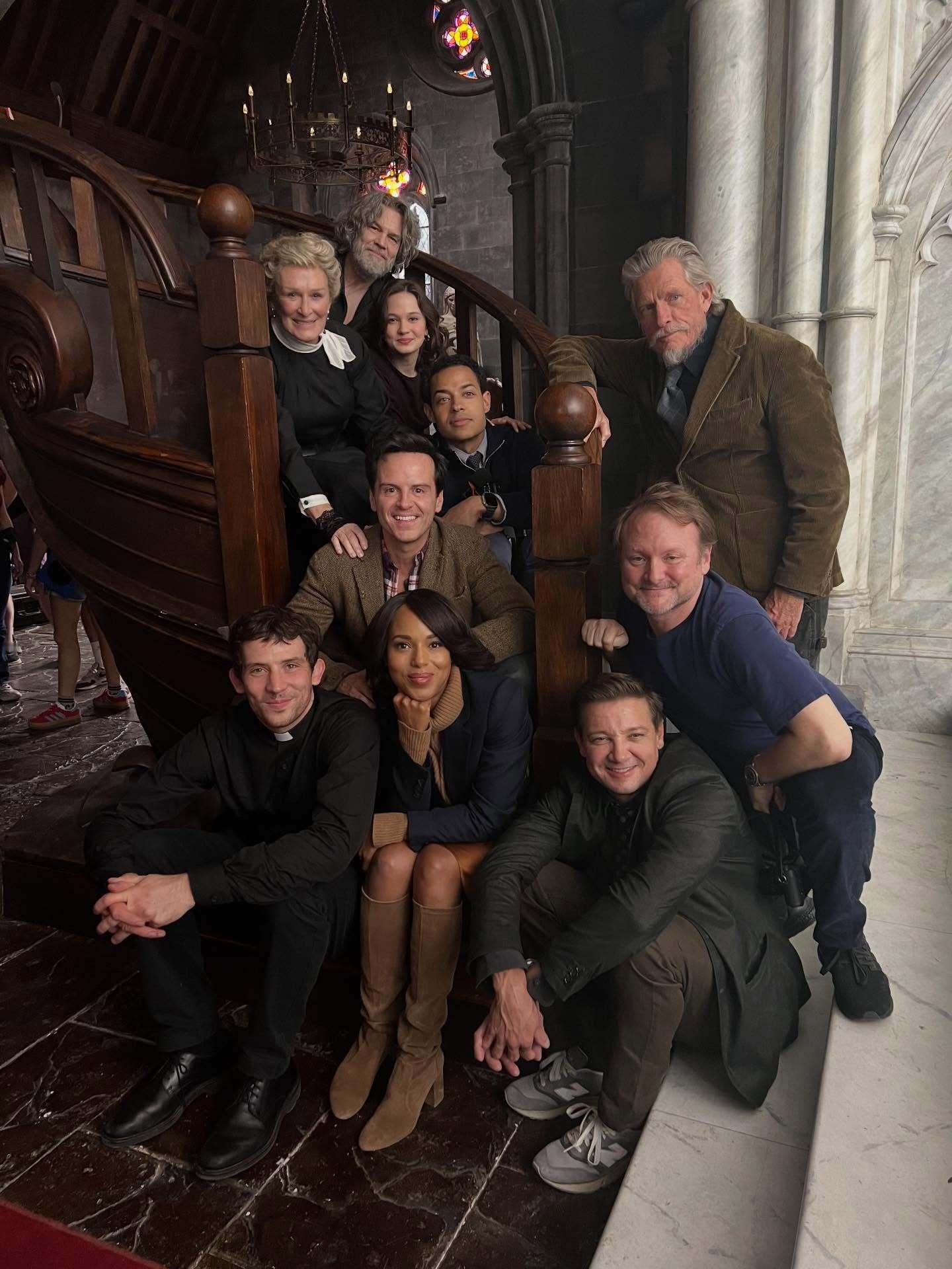 《利刃出鞘3》 幕后照，剧组氛围好好🎬 