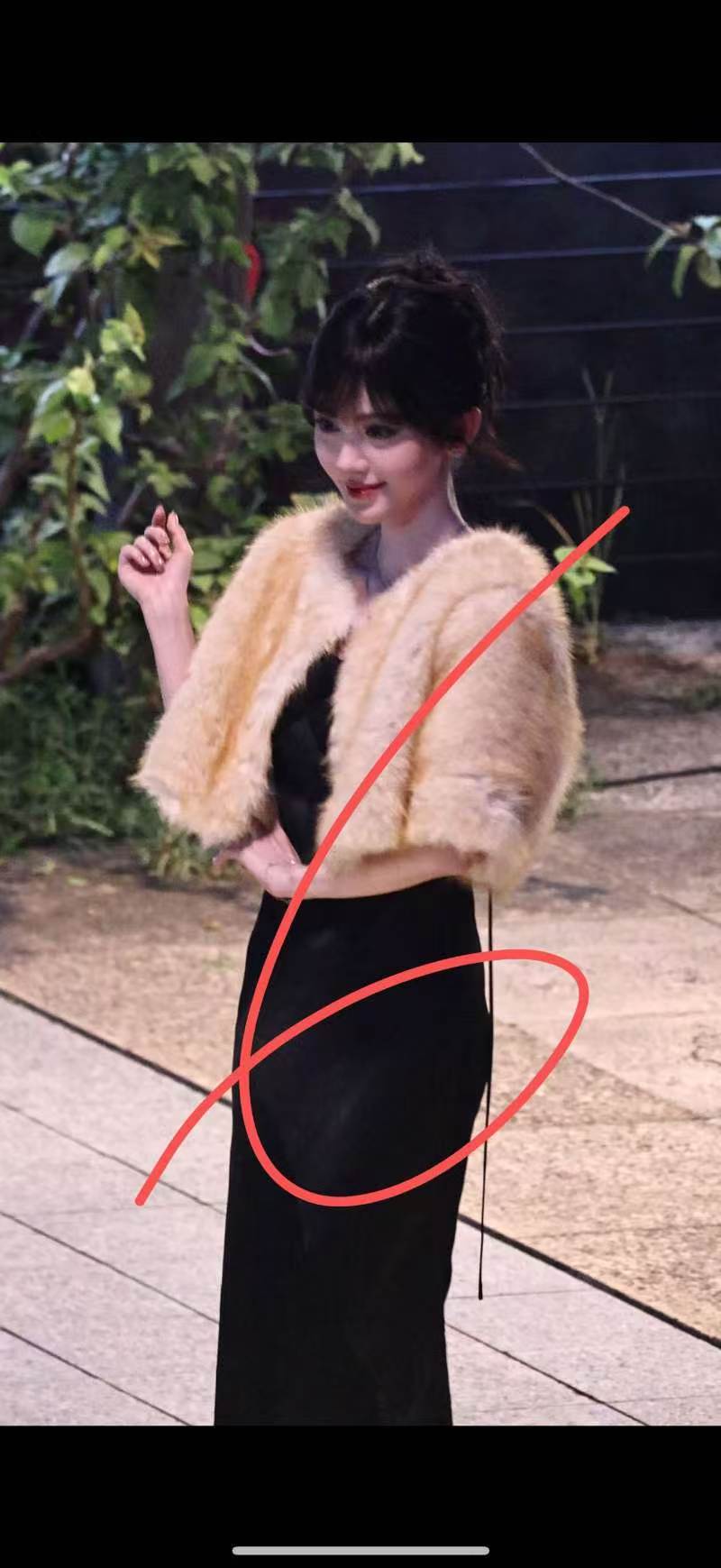 苏绿夏招牌动作再次上线鞠婧祎苏绿夏