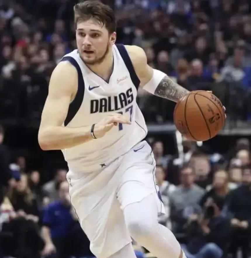 利好消息--NBA总决G3独行侠扳回一城！
欧文失常，客战连败，比分落后，回到主