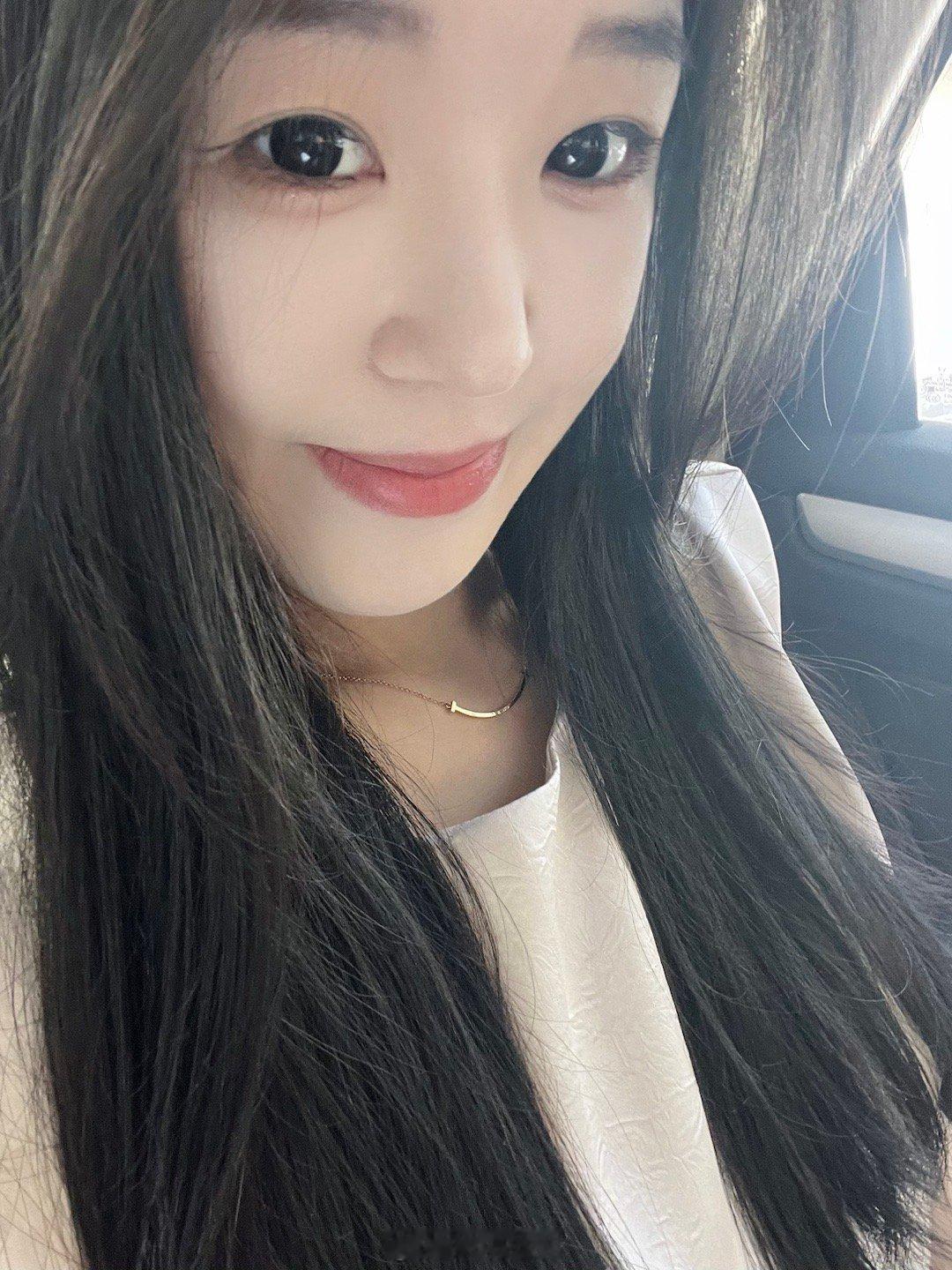 好吧参加订婚也会哭[揣手] ​​​