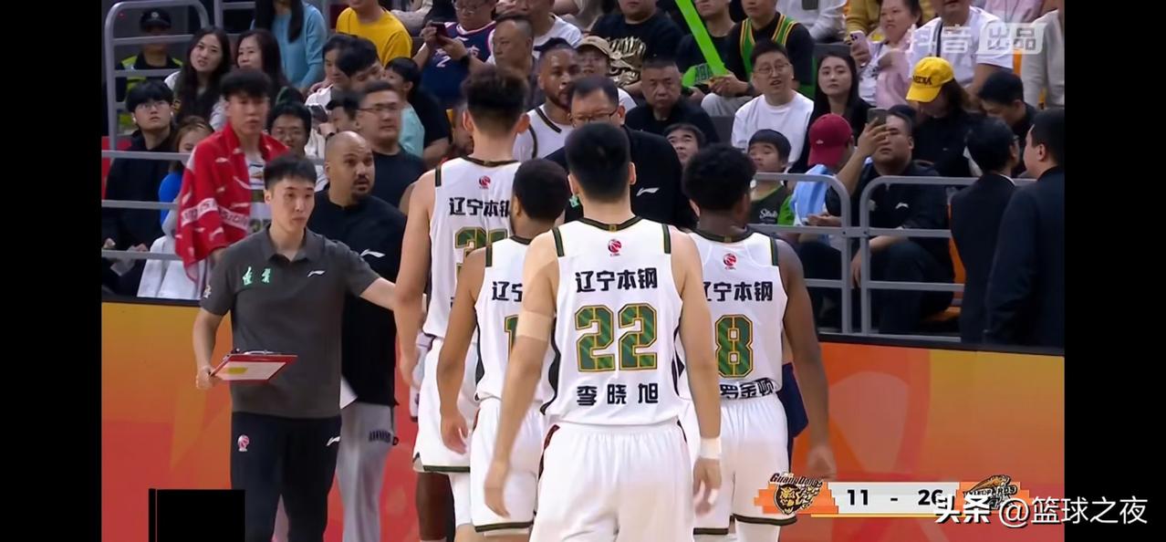 上半场打的真好，鄢手骐是越来越有气质了，自信心比以前好多了，对辽篮是好事，第一节