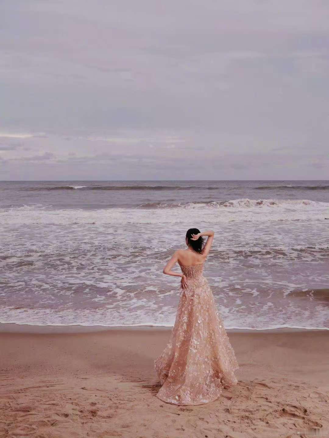 关晓彤es最新季高定关晓彤海神降临关晓彤es最新季高定 这套很美！！ ​​​