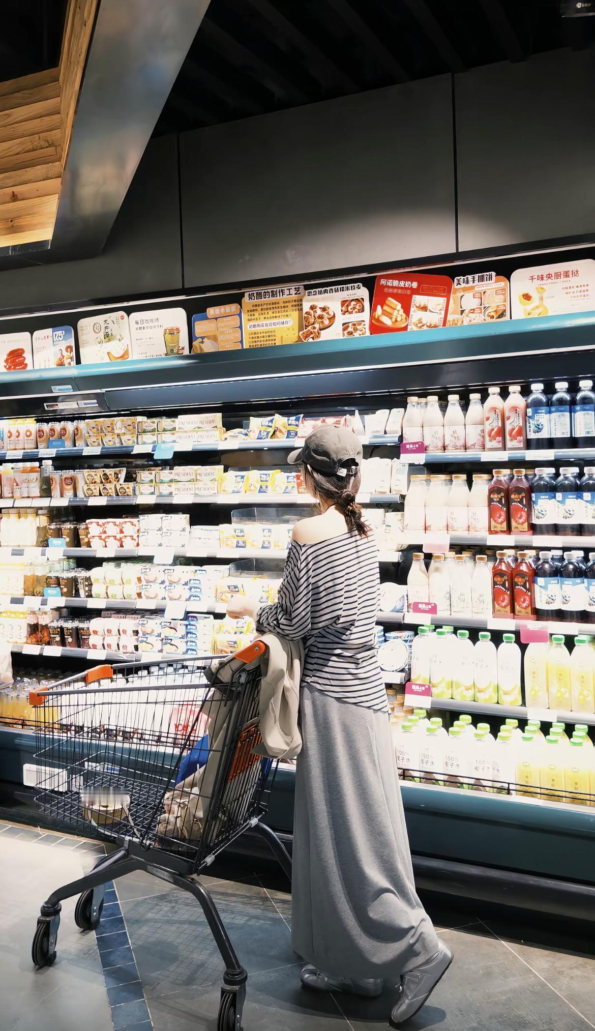 一个人逛超市，才是30岁女生最治愈的时刻

在这个被年龄催婚、被世俗绑架的时代，