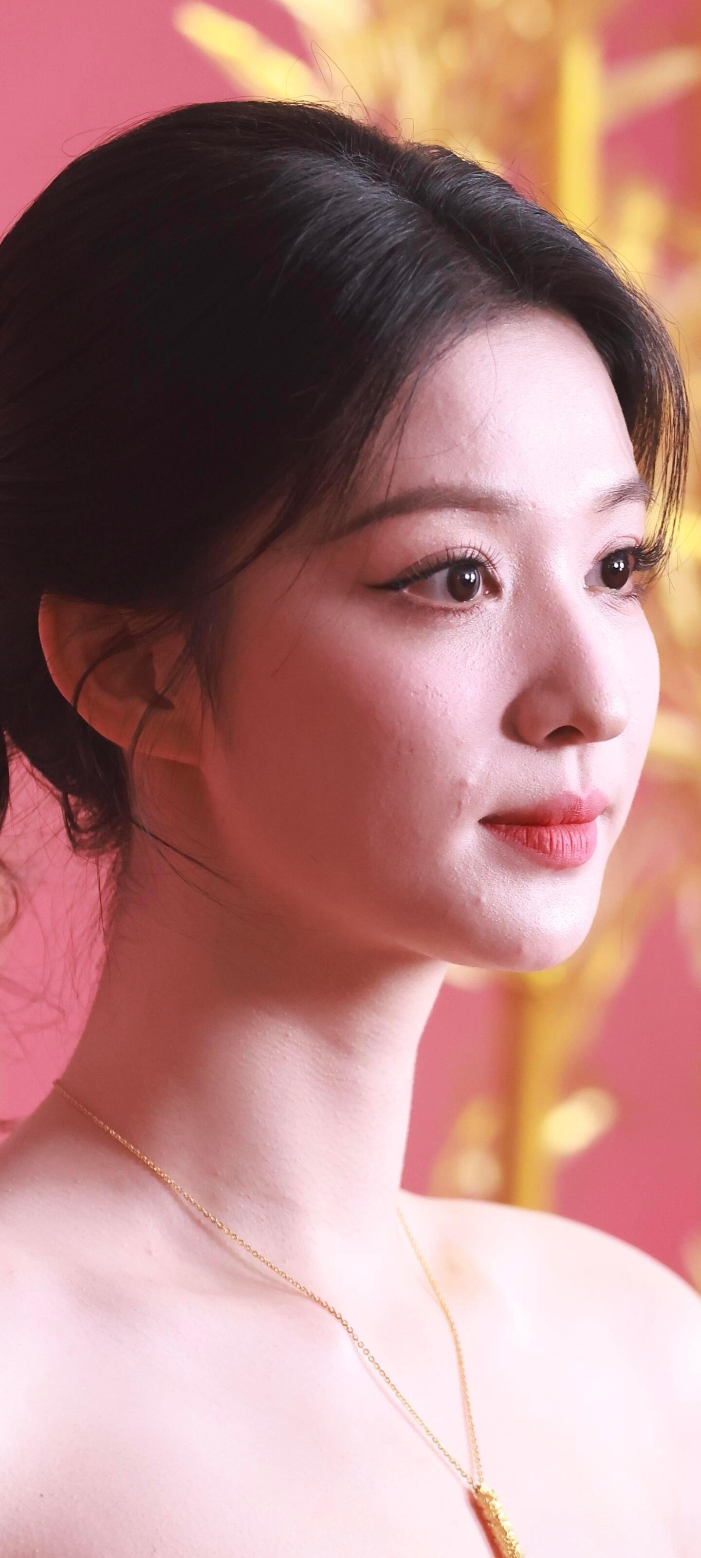 王楚然生图怼脸拍。