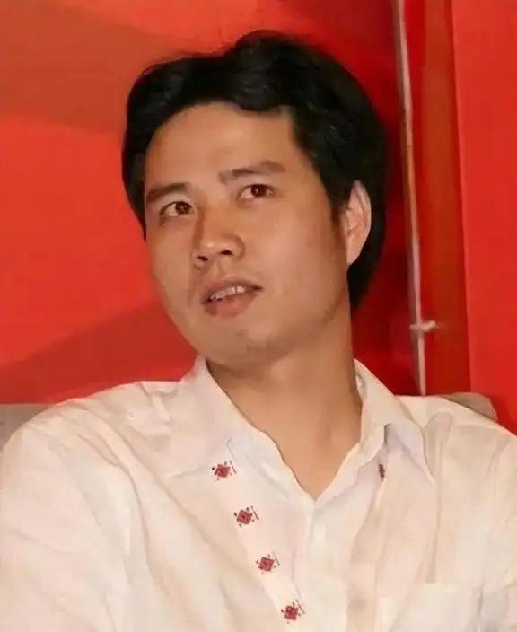 初中毕业当网吧网管，随手做出hao123，1190万人民币卖给百度，1190万人