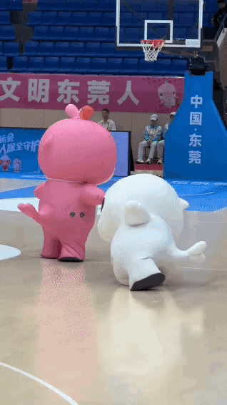 家人们谁懂啊！11 月 9 日第 15 届全运会开幕式一落幕，赛场最火的不是夺冠